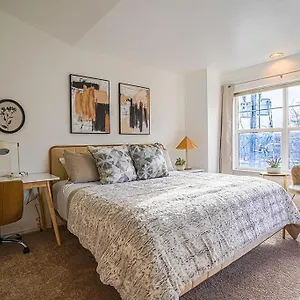 Holiday home Ballard's Townhome With Office & Walk Score 98, Seattle